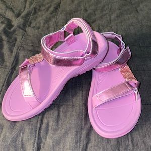 Teva hurricane drift sandals purple metallic US size 8